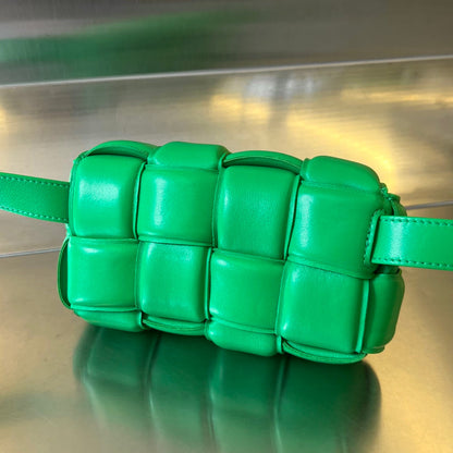 MINI CASSETTE 18 IN LIGHT GREEN LAMBSKIN
