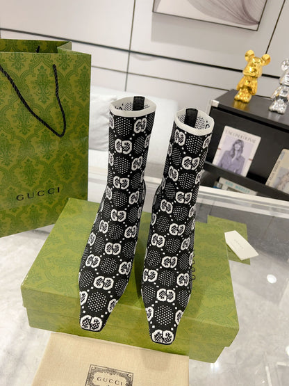ANKLE BOOTS IN BLACK MIX WHITE KNITTED FABRIC WITH RETRO STYLE