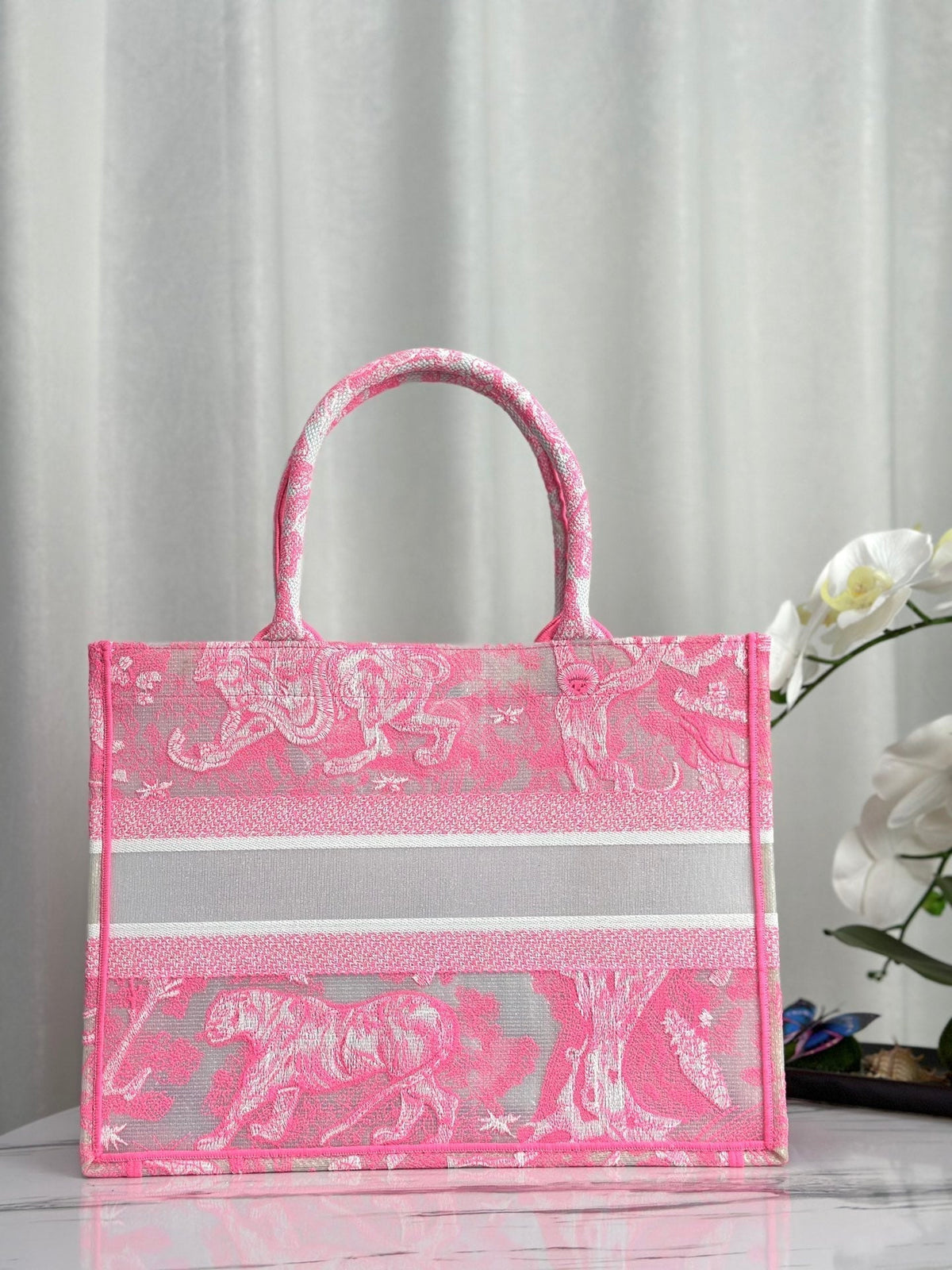 MEDIUM BOOK TOTE 37 CANDY PINK MACROCANNAGE EMBROIDERY