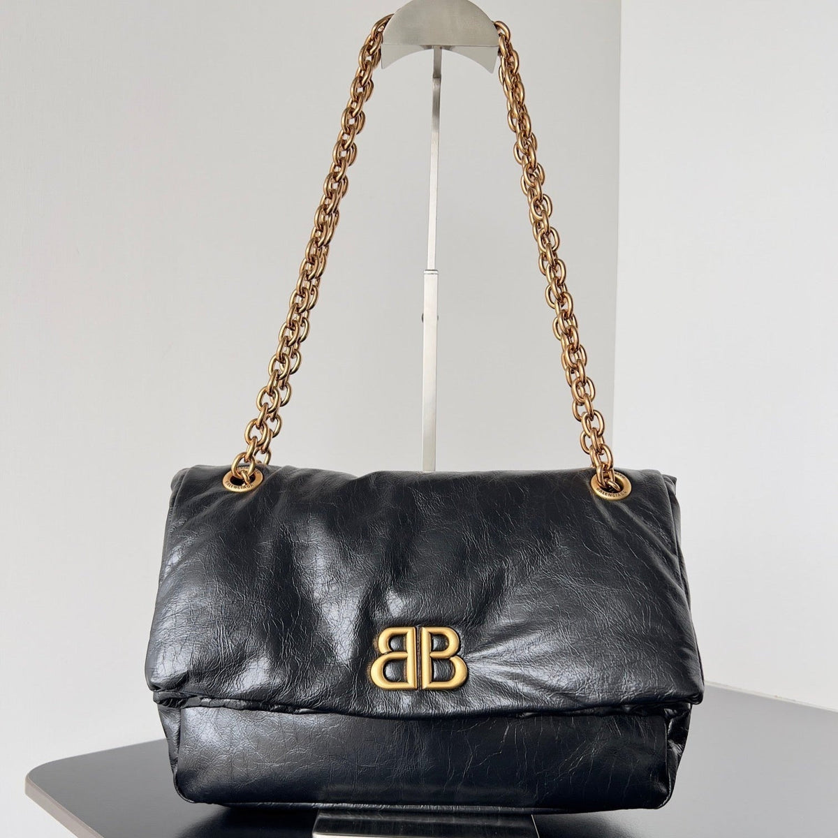 MONACO SMALL BAG 28 IN BLACK ARENA CALFSKIN GOLD HARDWARE