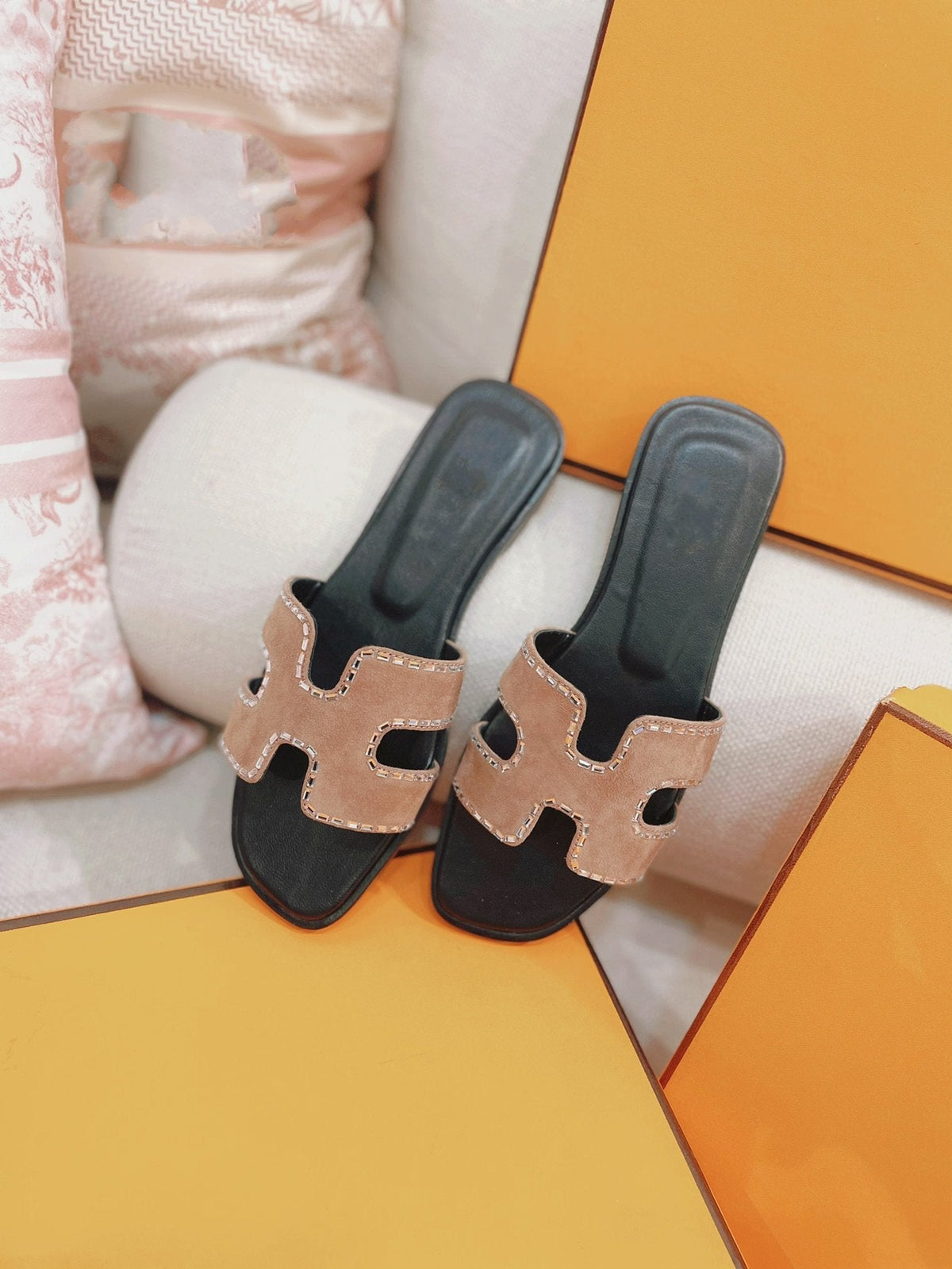 0ran Sandal Calfskin Rhinestone Brown