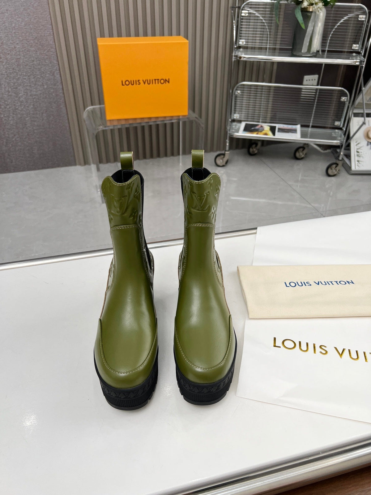 LV WOMEN SHORT BOOT IN DARK OLIVE GREEN CALFSKIN