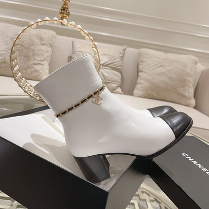 MID-HEEL ANKLE BOOTS IN WHITE SMOOTH CALFSKIN