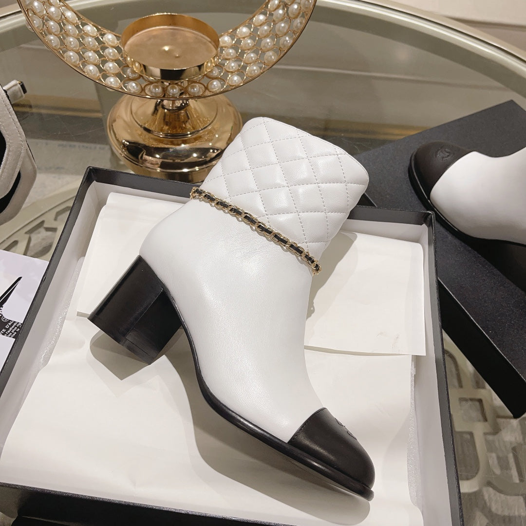 MID-HEEL ANKLE BOOTS IN WHITE CALFSKIN