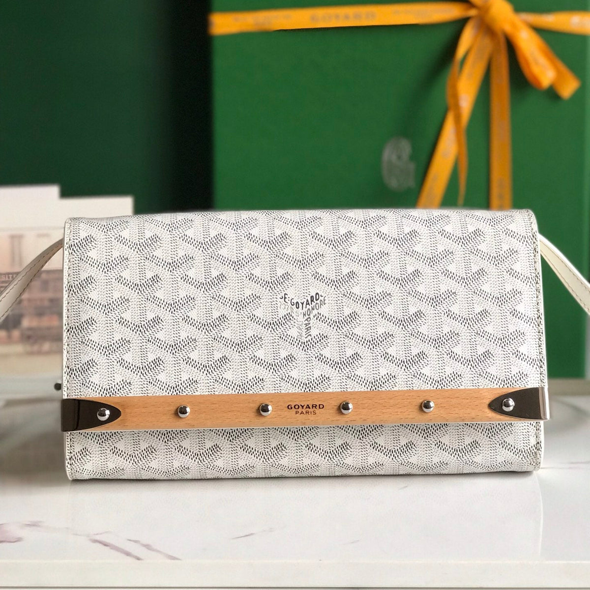 MONTE-CARLO PM CLUTCH 25 IN WHITE GOYARDINE CANVAS