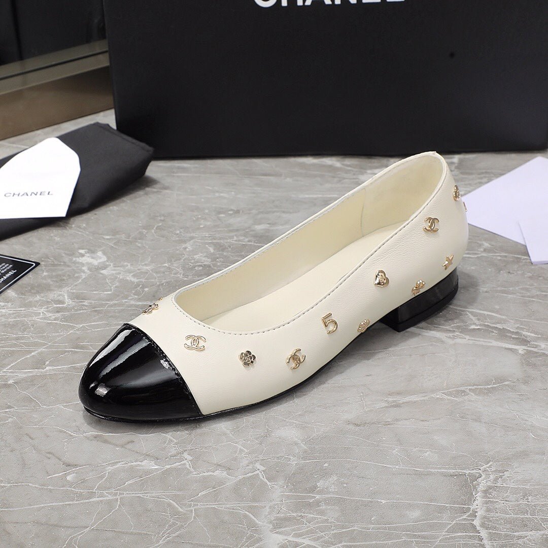 BALLET FLAT WHITE MIX BLACK SHEEPSKIN WITH RHINESTONES