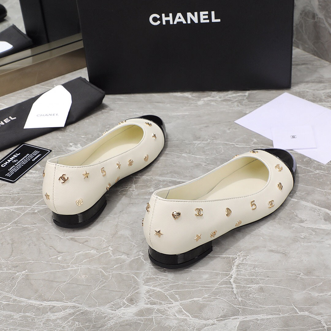 BALLET FLAT WHITE MIX BLACK SHEEPSKIN WITH RHINESTONES