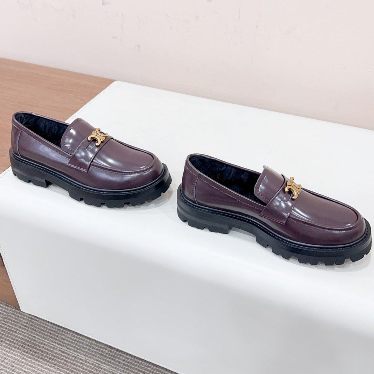 MARGARET LOAFER WITH TRIOMPHE CHAIN IN POLISHED BULL DEEP BROWN