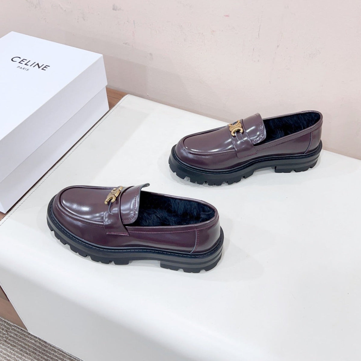 MARGARET LOAFER WITH TRIOMPHE CHAIN IN POLISHED BULL DEEP BROWN