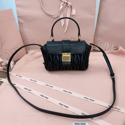MATELASSÉ BAG 17 IN BLACK LAMBSKIN GOLD HARDWARE