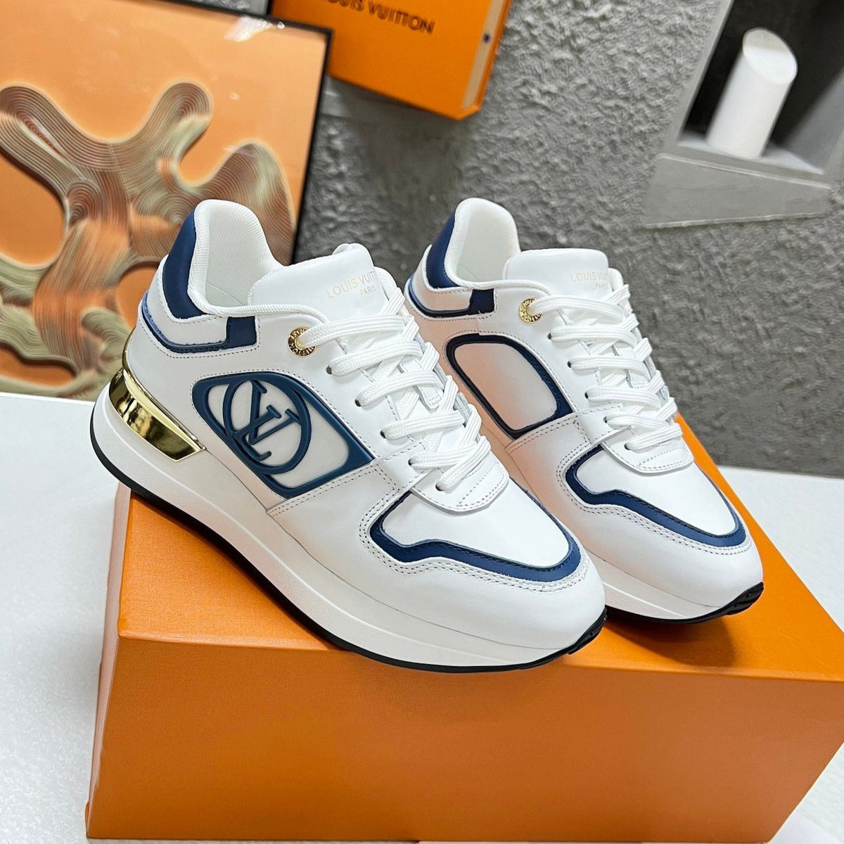 LV WOMEN SNEAKER IN WHITE MIX BLUE CALFSKIN