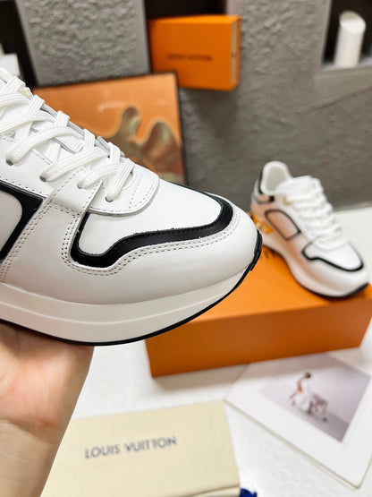 LV WOMEN SNEAKER IN WHITE MIX BLACK CALFSKIN