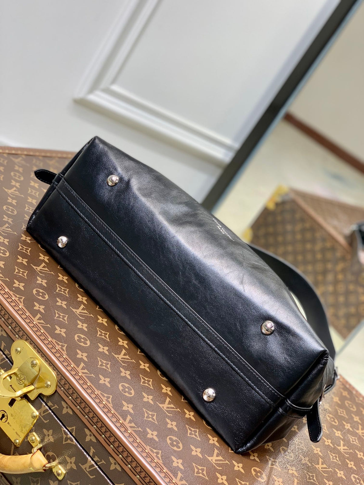 CARRYALL DARK 39 IN BLACK LAMBSKIN BROWN MONOGRAM TAG