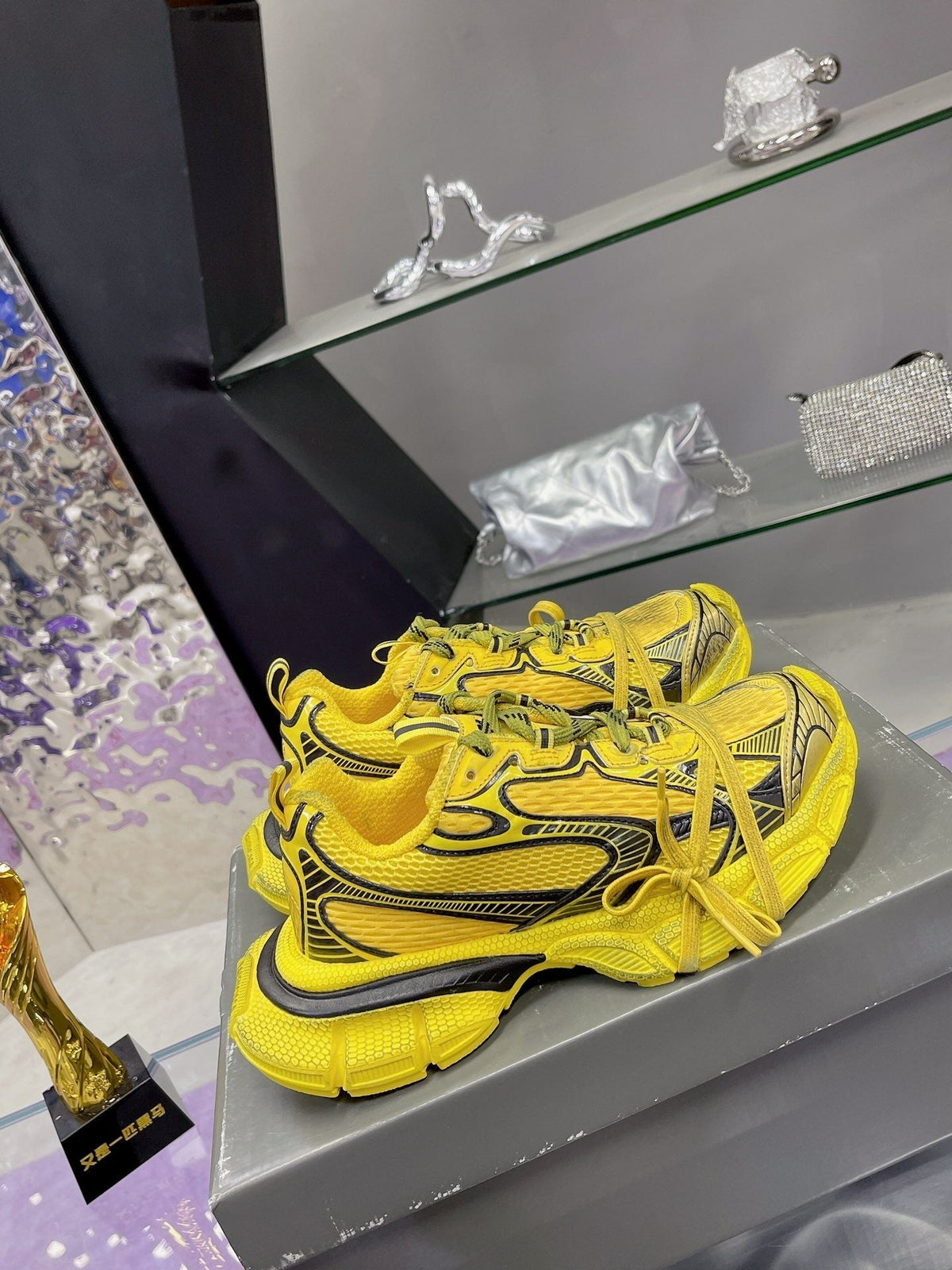 3XL SNEAKER IN YELLOW MIX BLACK MESH AND POLYURETHANE