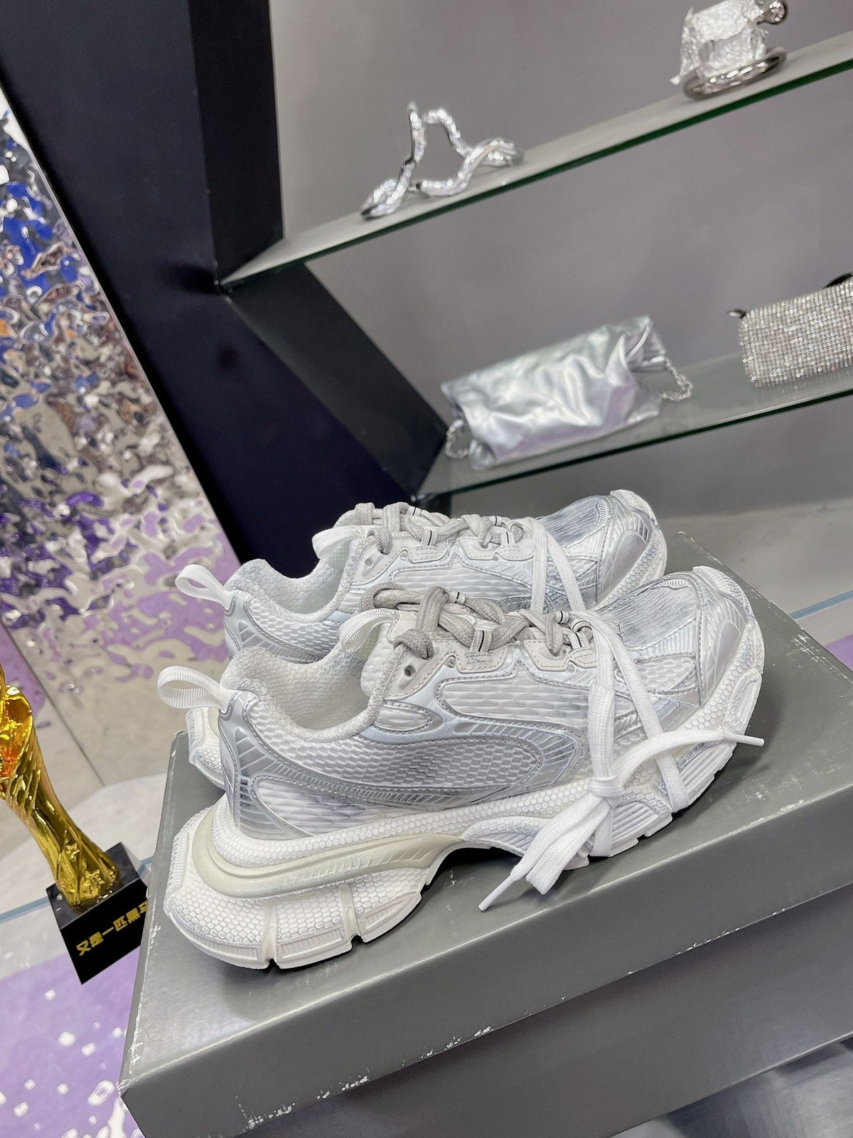 3XL SNEAKER IN SILVER MIX WHITE MESH AND POLYURETHANE