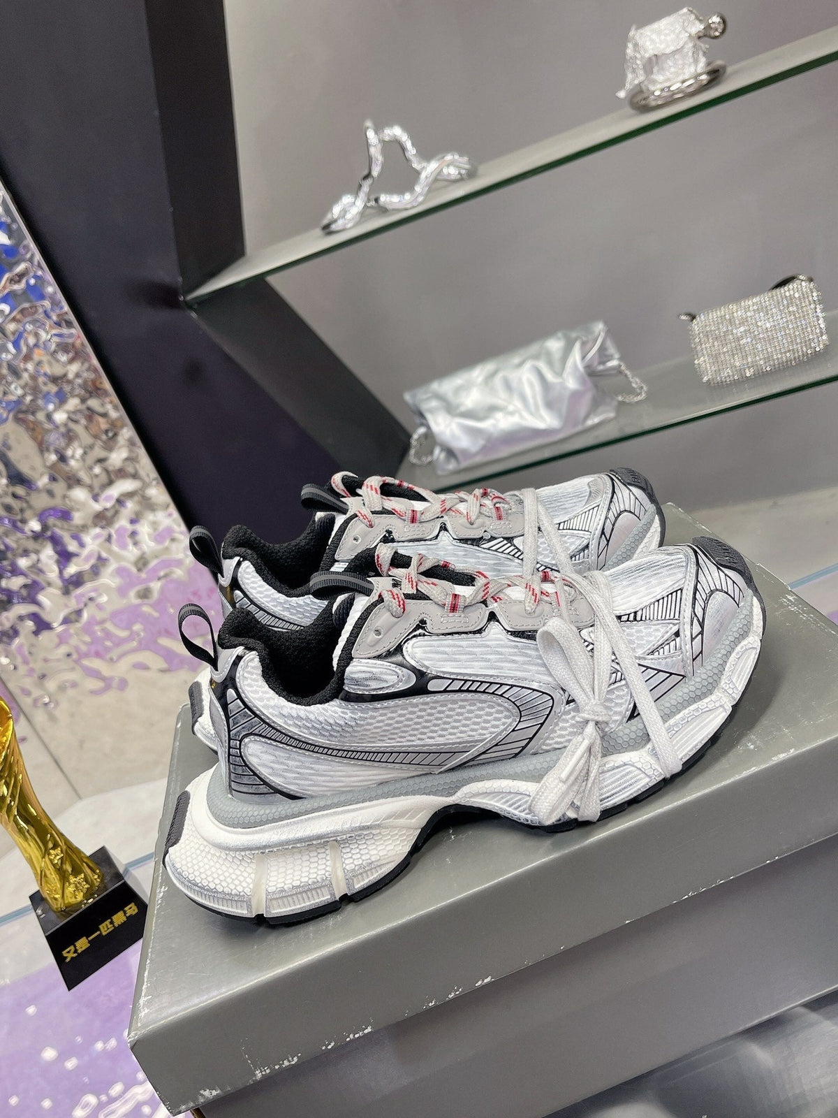 3XL SNEAKER IN GRAY MIX WHITE MESH AND POLYURETHANE