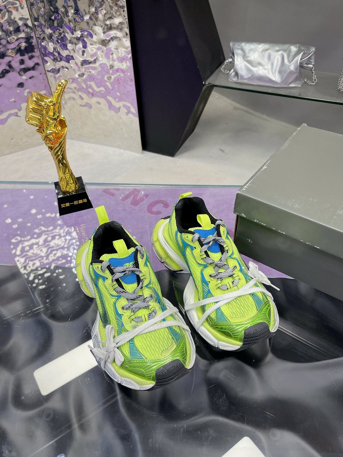 3XL SNEAKER IN NEON GREEN MESH AND POLYURETHANE