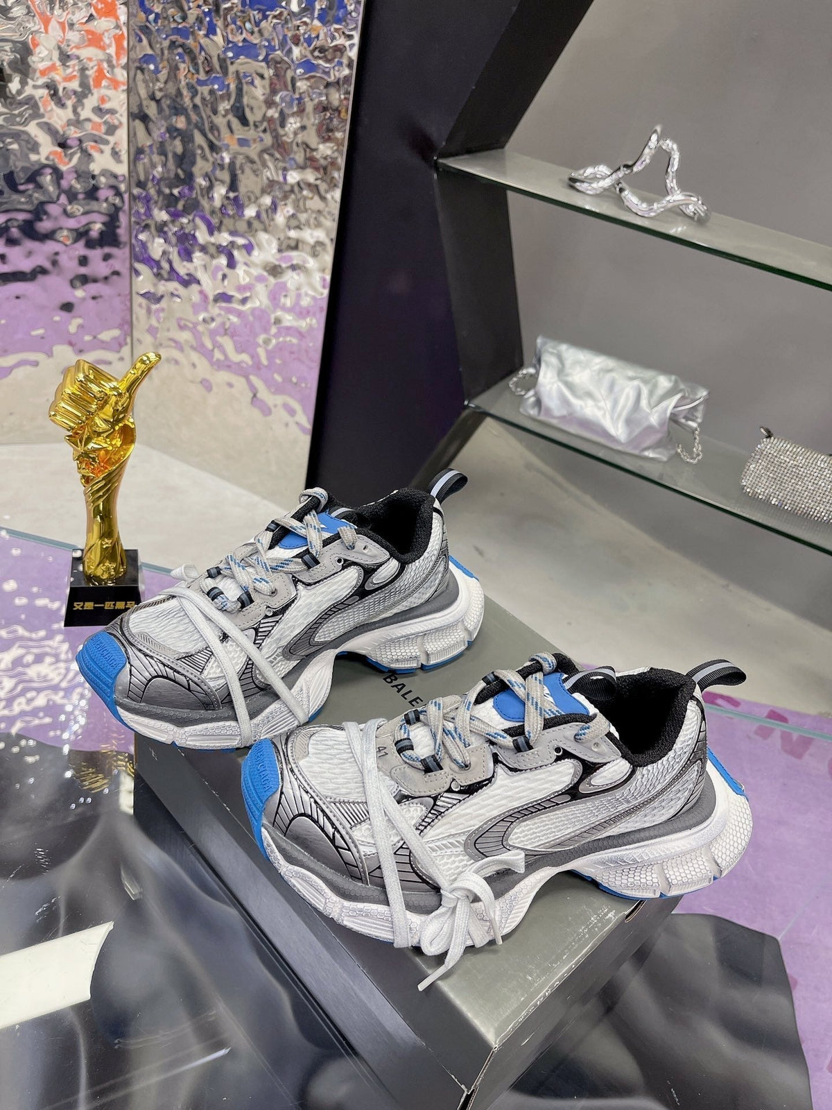 3XL SNEAKER IN WHITE GRAY BLUE MESH AND POLYURETHANE