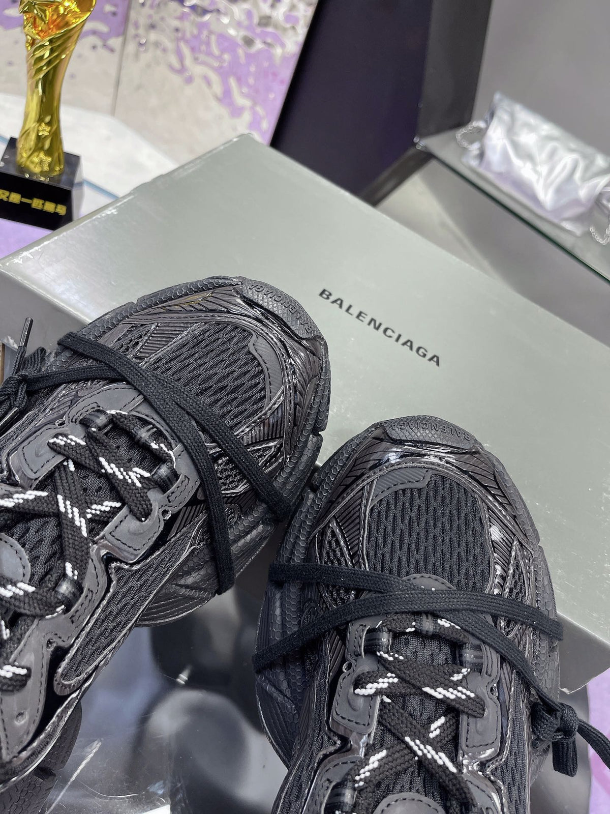 3XL SNEAKER IN BLACK MESH AND POLYURETHANE