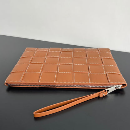 LARGE CASSETTE POUCH 35 IN BURNT SIENNA CALFSKIN
