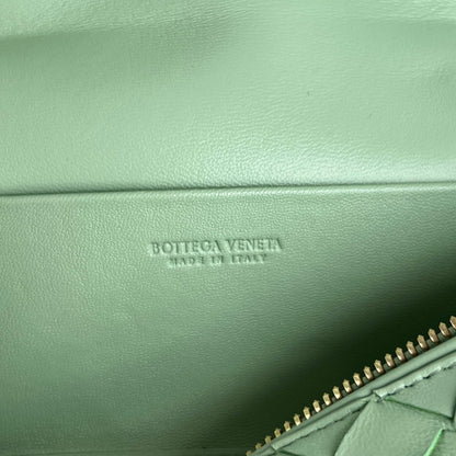 BANG BANG 22 VANITY CASE IN LIGHT GREEN CALFSKIN
