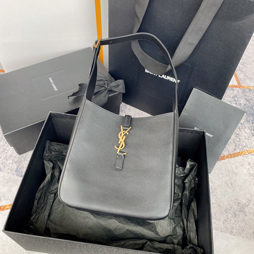LE 5 À 7 SMALL SUPPLE 23 IN GRAY LAMBSKIN GOLD BUCKLE