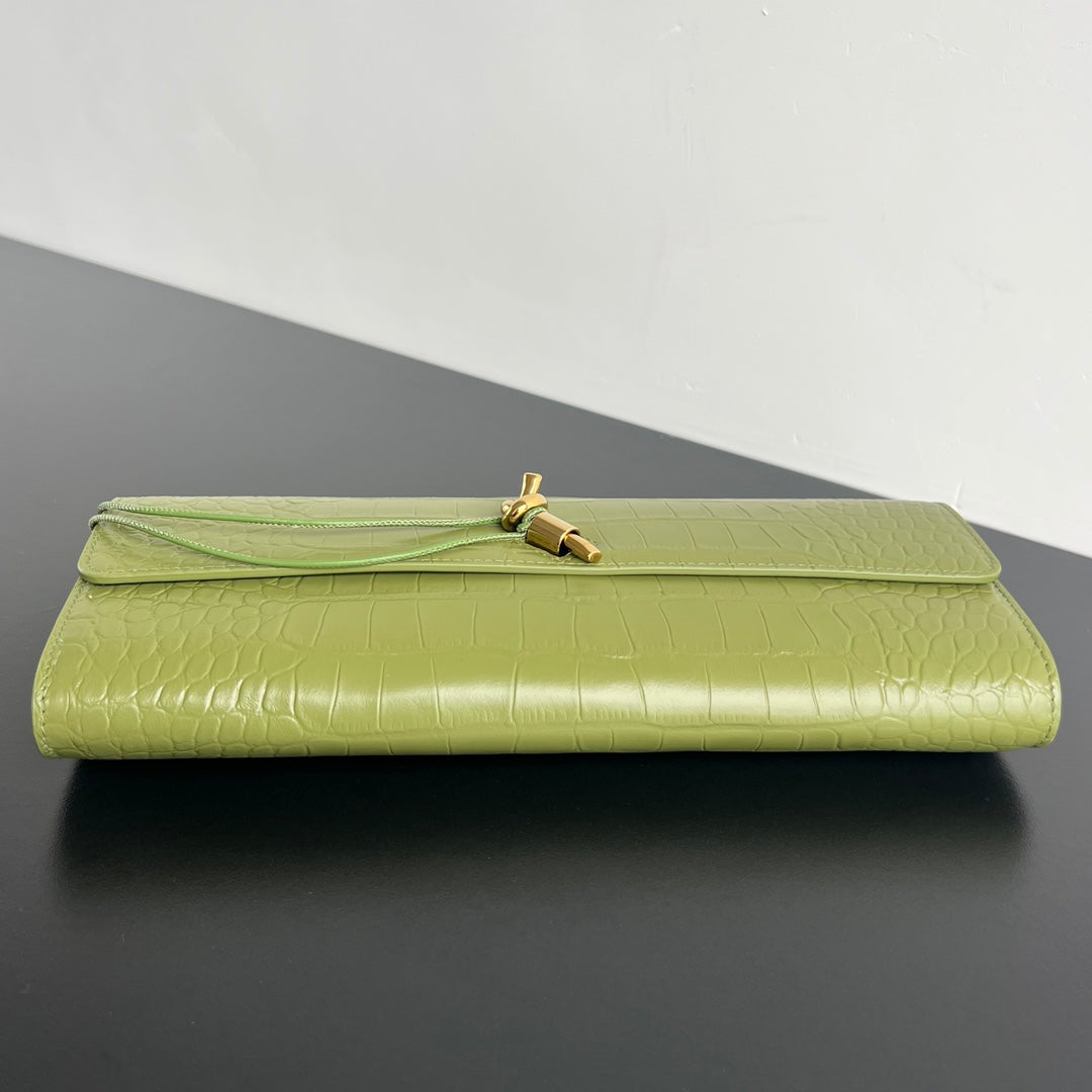 ANDIAMO CLUTCH 31 IN BARLEY CORN CROCODILE PATTERN CALFSKIN