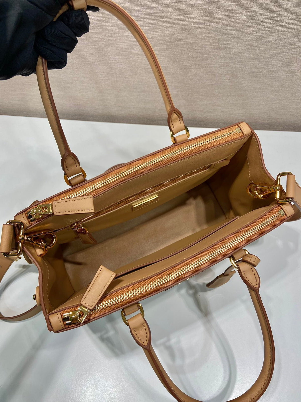 GALLERIA TOP HANDLE BAG 32 IN OFF WHITE SAFFIANO LEATHER
