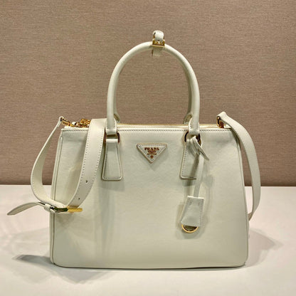 MEDIUM GALLERIA BAG 28 IN WHITE SMOOTH CALFSKIN GOLD HARDWARE