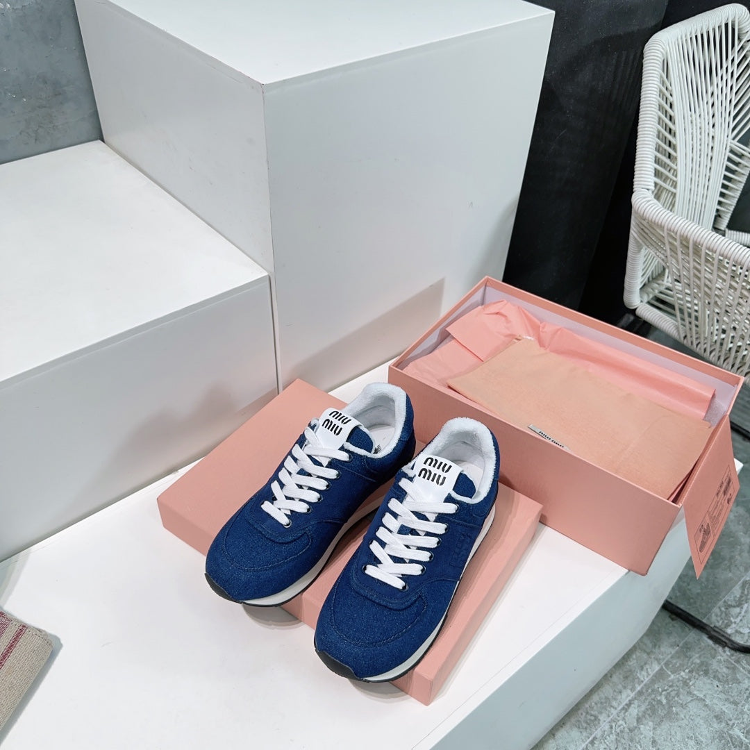 Azure Color Sneakers Canvas