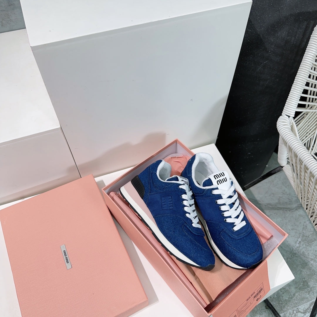 Azure Color Sneakers Canvas