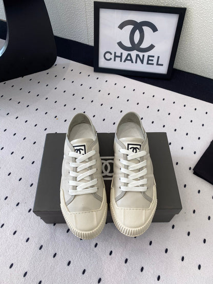 CASUAL SHOES IN GREY LAMBSKIN