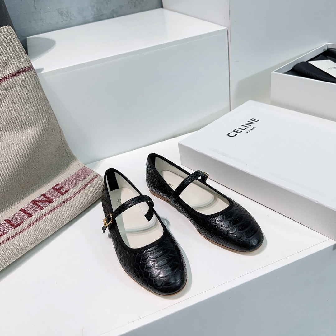 BALLET FLAT IN BLACK EMBOSSED CALFSKIN