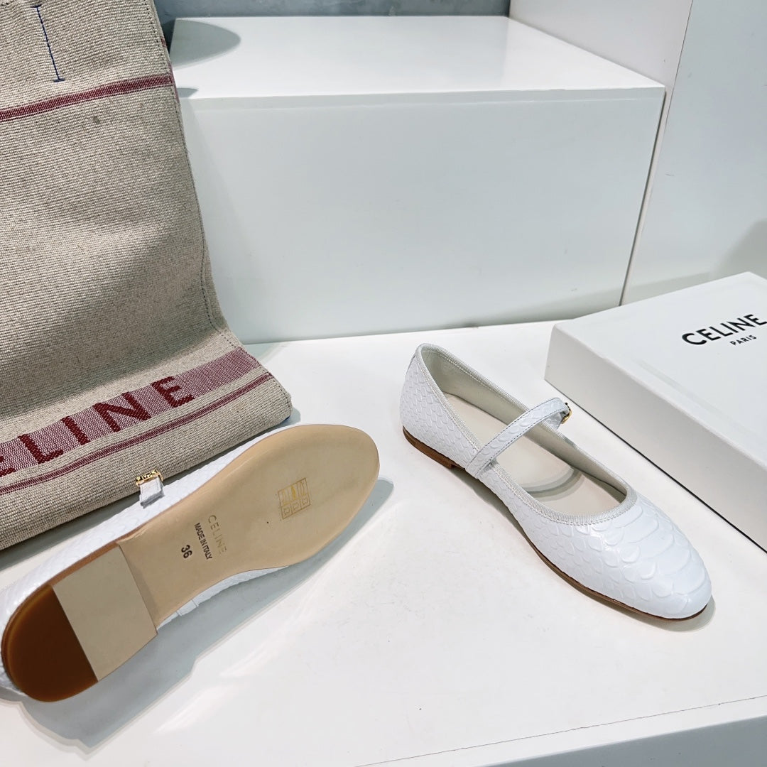 BALLET FLAT IN WHITE EMBOSSED CALFSKIN