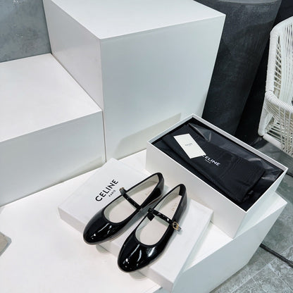 BALLET FLAT IN BLACK CALFSKIN