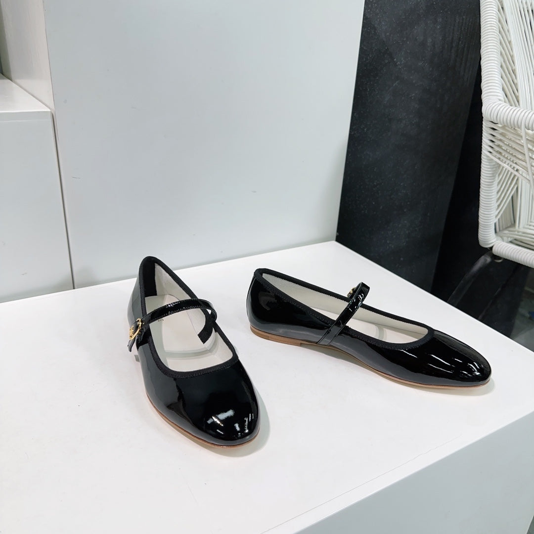 BALLET FLAT IN BLACK CALFSKIN