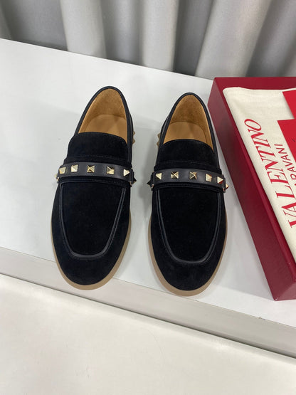 LEISURE FLOWS SPLIT LOAFER IN BLACK SUEDE