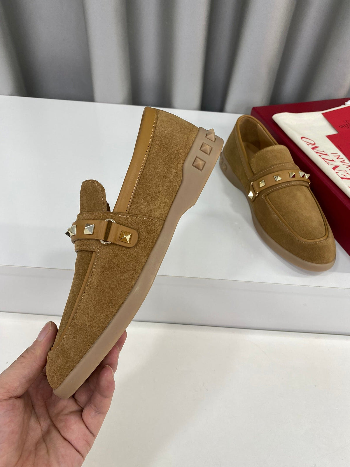 LEISURE FLOWS SPLIT LOAFER IN PEANUT BROWN SUEDE