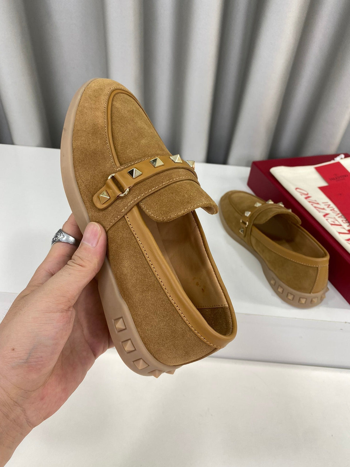 LEISURE FLOWS SPLIT LOAFER IN PEANUT BROWN SUEDE