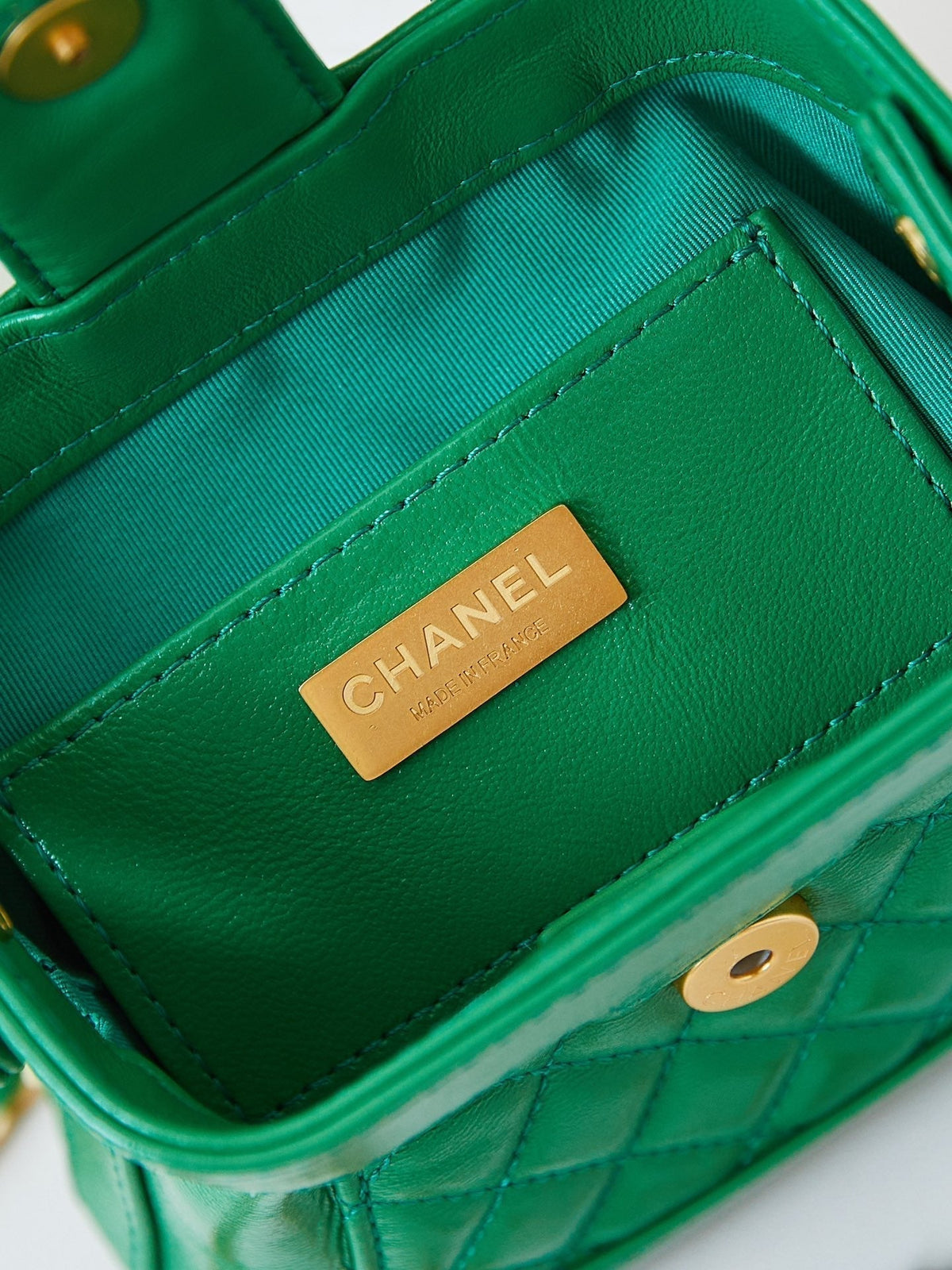MINI TOP HANDLE BAG 13 IN GREEN OIL-WAX LAMBSKIN GOLD HARDWARE