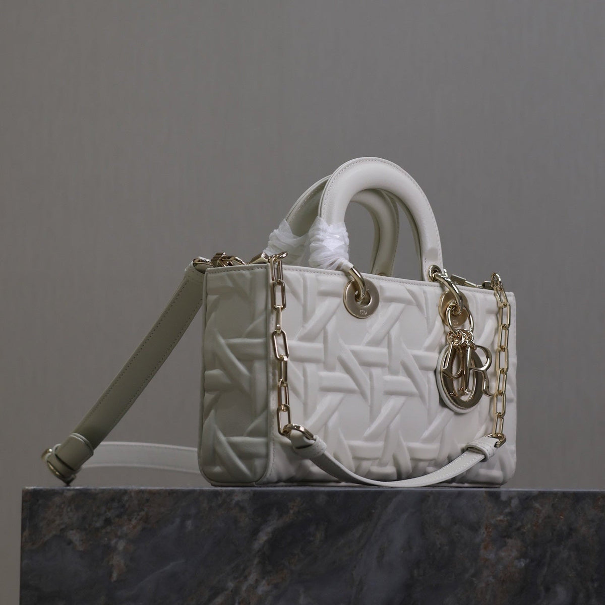 LADY D-JOY BAG 26 IN WHITE GRAPHIC CANNAGE CALFSKIN PALE GOLD-FINISH METAL CHARMS
