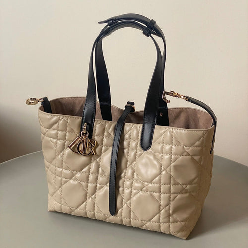 MEDIUM TOUJOURS BAG 28 IN BEIGE CANNAGE CALFSKIN BLACK STRAP