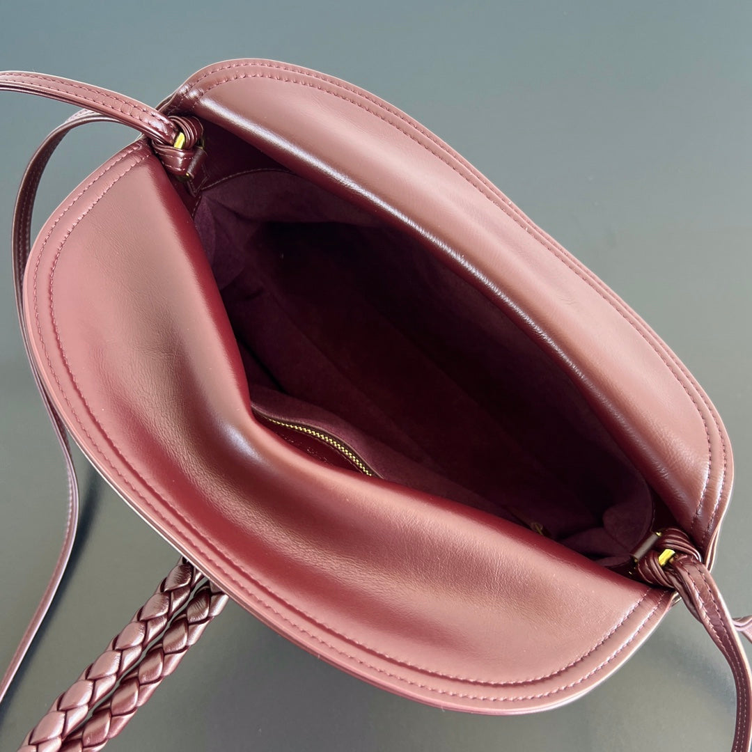 MEDIUM LIBERTA 30 IN WINE RED SMOOTH CALFSKIN GOLD HARDWARE