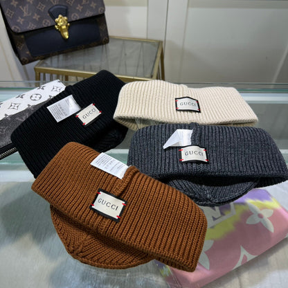 BEANIE HAT IN WHITE WOOL 395840