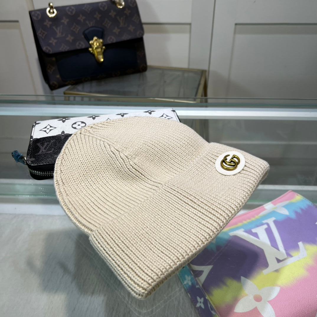 BEANIE HAT IN WHITE WOOL 395840