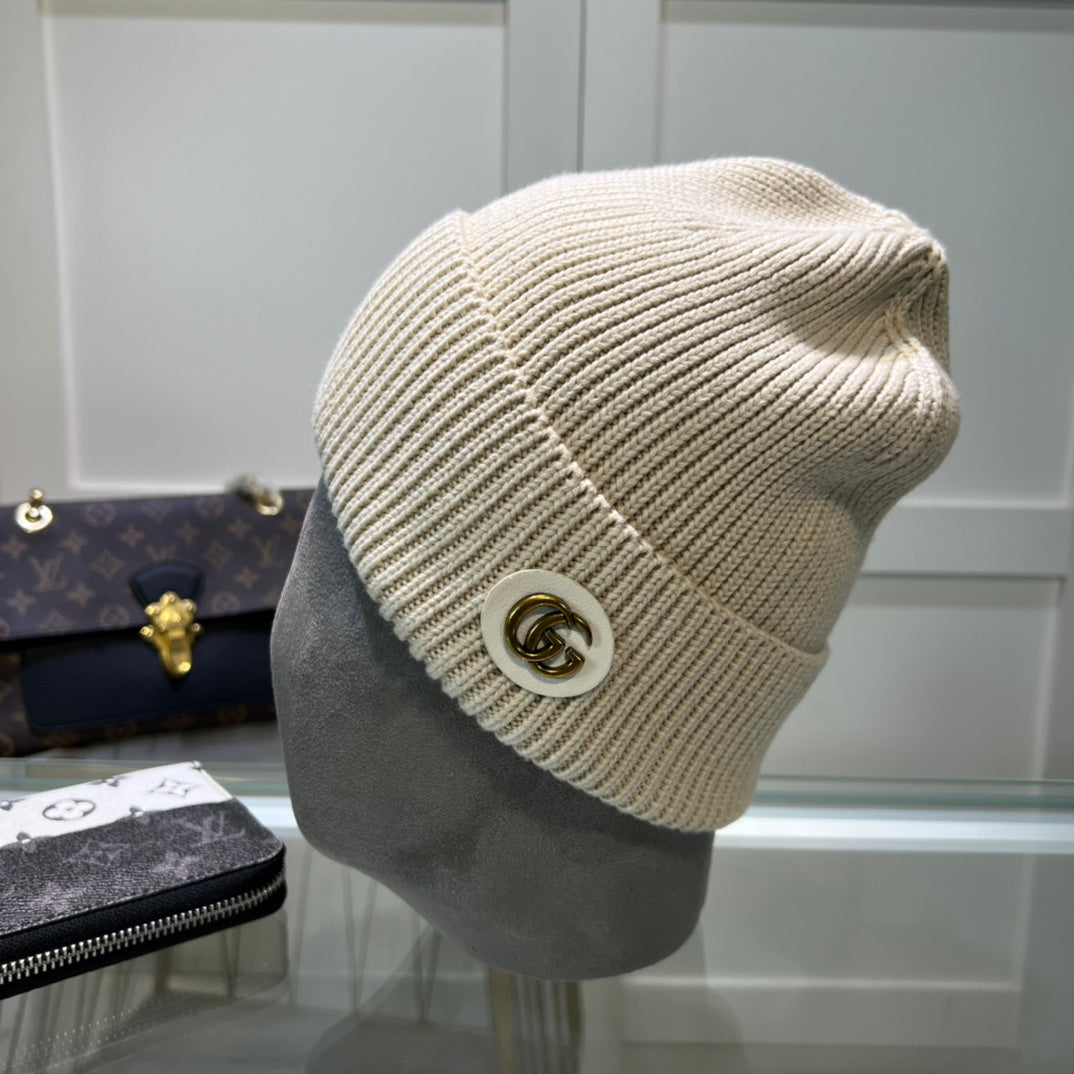 BEANIE HAT IN WHITE WOOL 395840