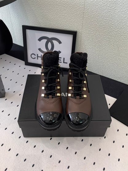 ANKLE BOOTS IN HICKORY BROWN CALFSKIN