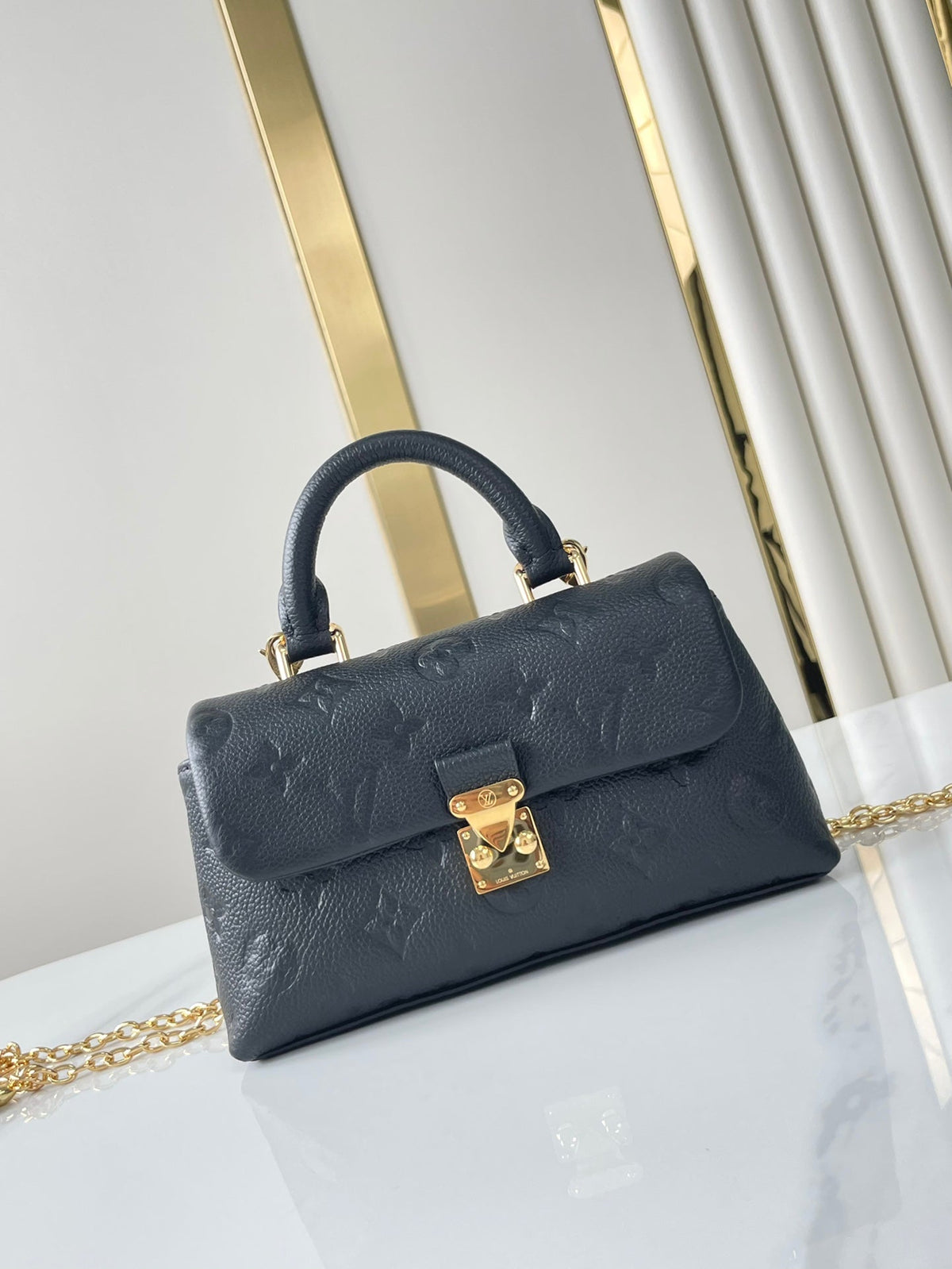 NANO MADELEINE 21 IN BLACK EMBOSSED CALFSKIN GOLD HARDWARE