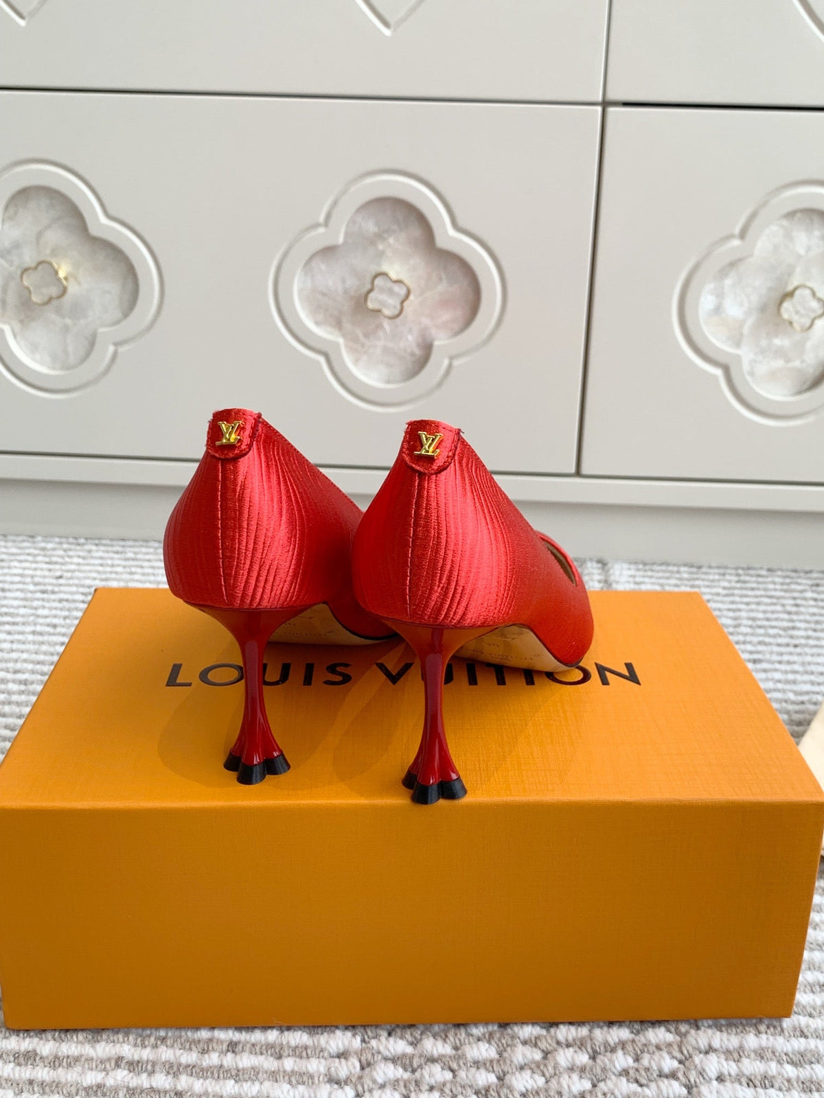 BLOSSOM PUMP 75 MM IN CHERRY RED IMPORTED STRIPED SILK SATIN