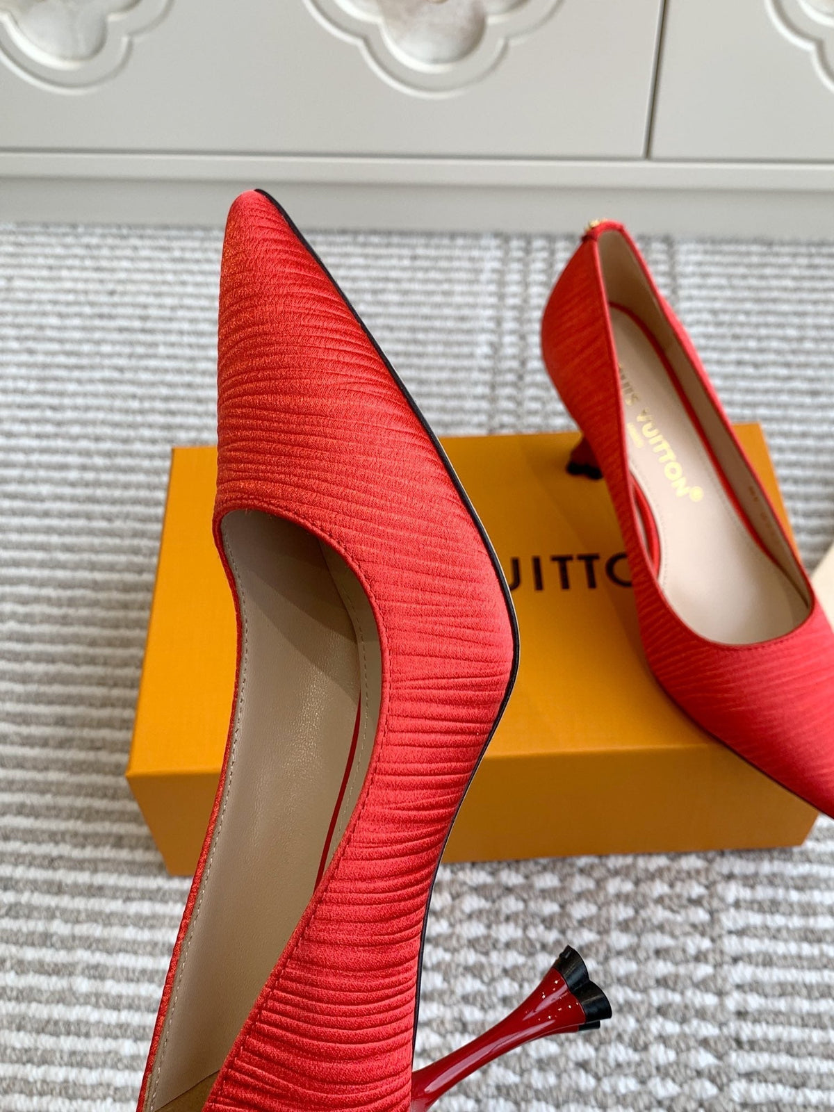 BLOSSOM PUMP 75 MM IN CHERRY RED IMPORTED STRIPED SILK SATIN